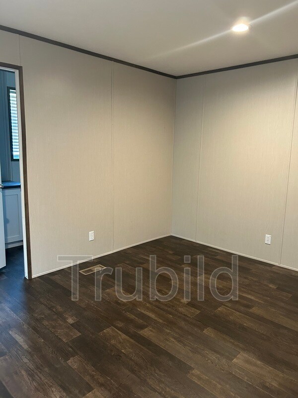 Building Photo - 99a Somerset Dr