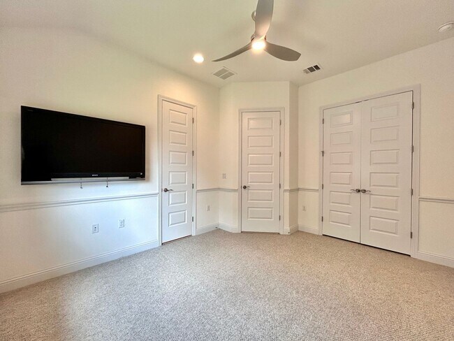 Building Photo - Welcome to Caliterra – Hill Country Luxury...