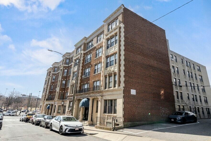 Primary Photo - 7 Sutherland Rd