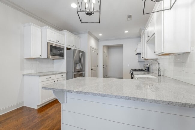 Building Photo - 3306 Stonecreek Dr