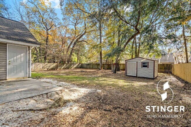 Building Photo - 15 Mary Elizabeth Dr