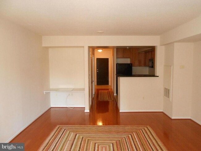 Building Photo - 851 N Glebe Rd