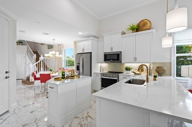 Building Photo - 16181 Oakview Dr