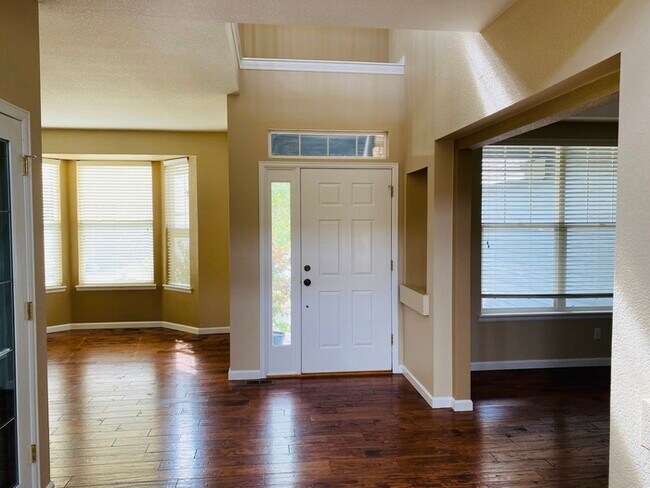 Building Photo - Immaculate home in Castle Pines North