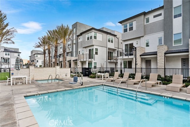 Building Photo - 1323 W Cara Dr