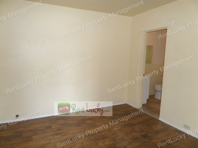 Building Photo - 6523 35th Ave SW