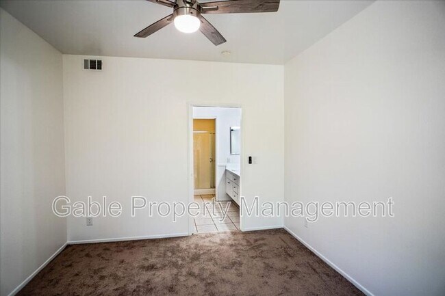 Building Photo - 23633 Del Monte Dr
