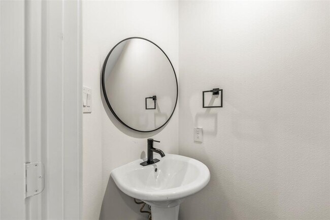 Building Photo - 1812 Palmetto Landing Dr