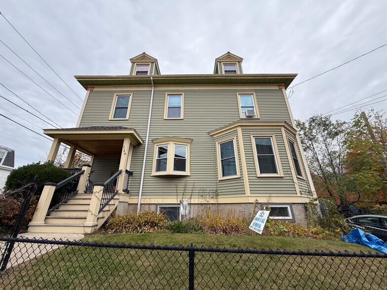 Building Photo - 119 Central St