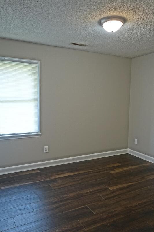Building Photo - 242 Saddle Rock Ct