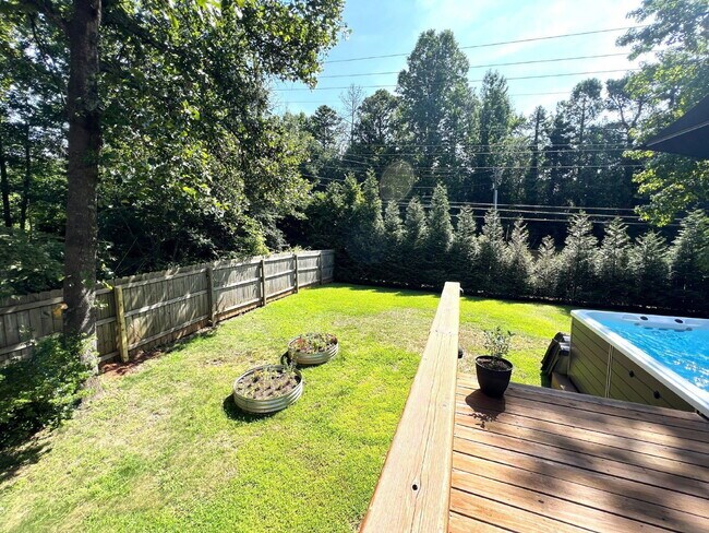 Building Photo - 3324 Devaughn Dr