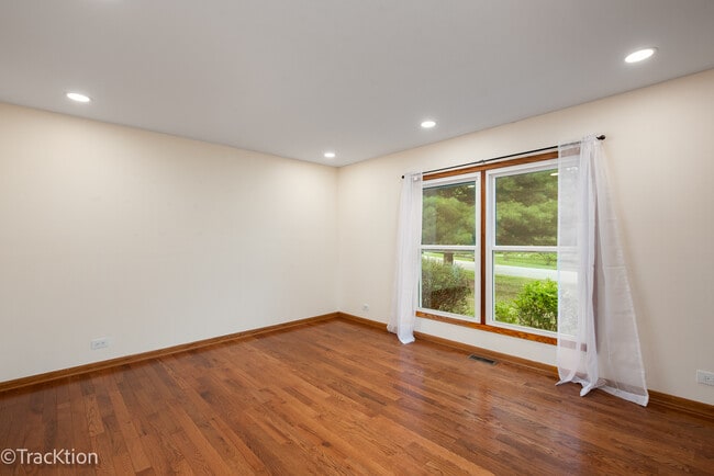 Building Photo - 24200 W Deer Ridge Ln