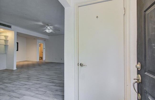Building Photo - 716 Bering Dr