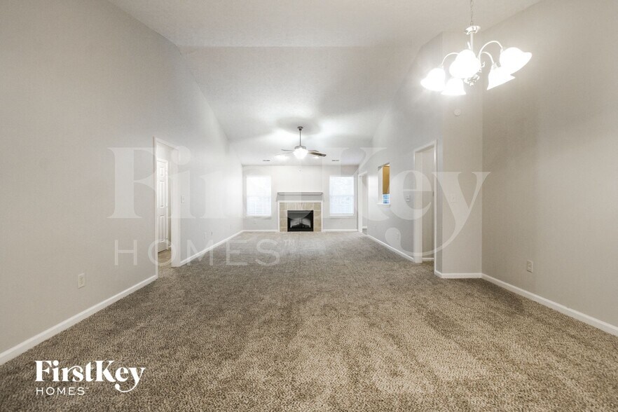 Building Photo - 2304 Burgundy Way