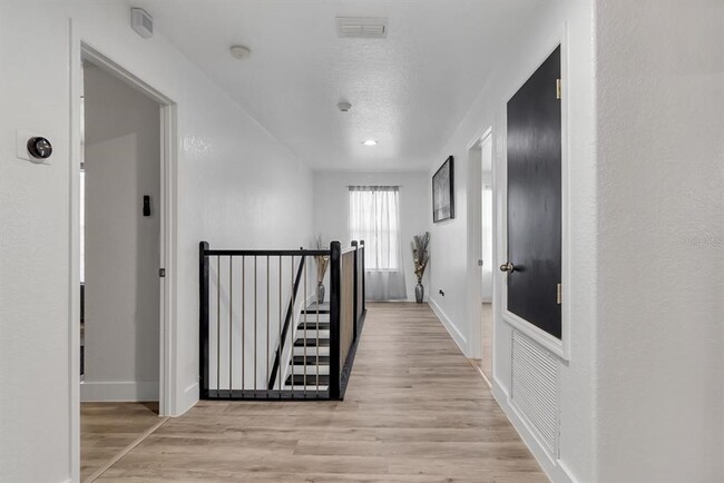 Building Photo - 16748 Lazy Breeze Loop