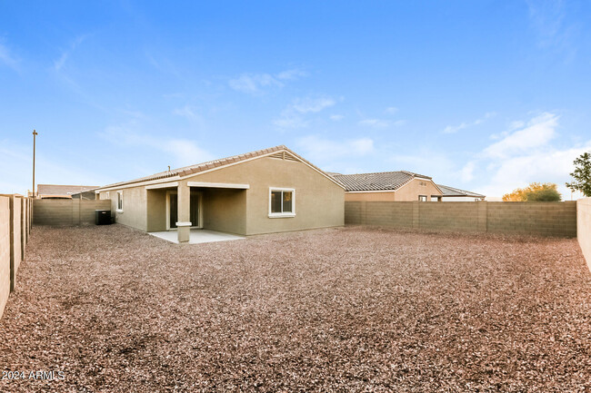 Building Photo - 9068 S 253rd Dr