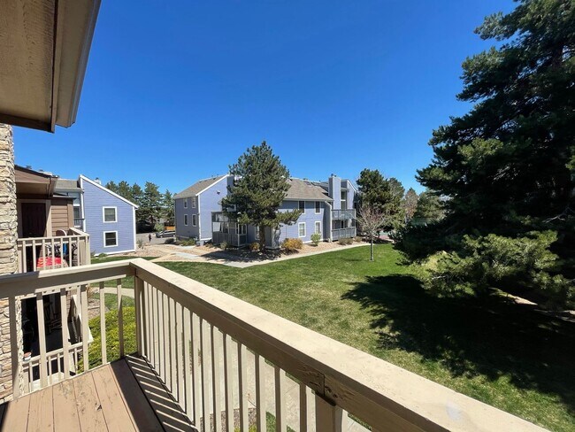 Building Photo - Perfect 2 Bedroom Condo