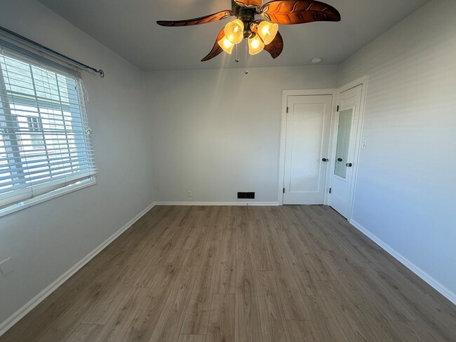 Building Photo - Now renting 4 bedroom House