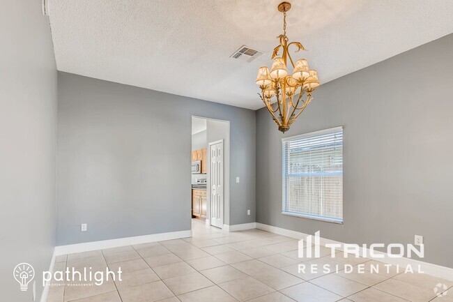 Building Photo - 102 Knights Hollow Dr