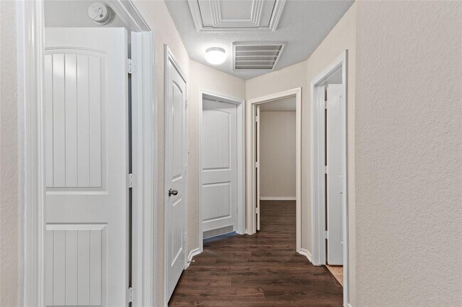 Building Photo - 14143 Astonshire Ln