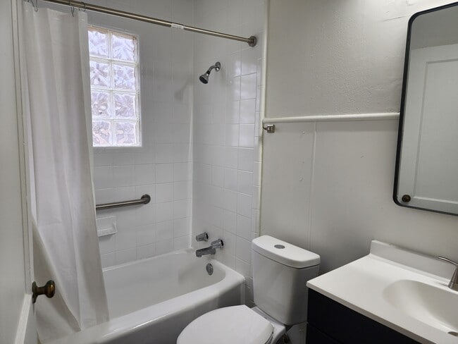 Building Photo - 1905 Peachtree Ave