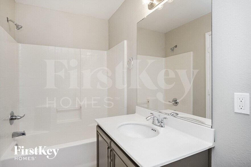 Building Photo - 6235 Lone Cypress Ct