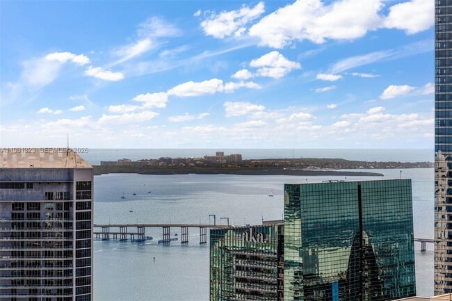 Building Photo - 1000 Brickell Plaza