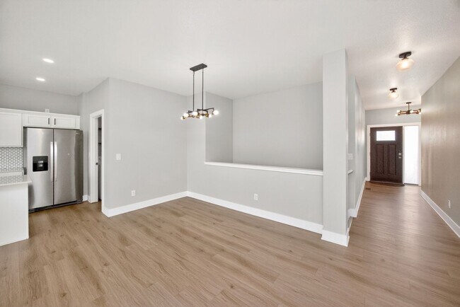 Building Photo - MODERN COMFORT!! 3 Bedroom, 2 Bathroom Home in Ankeny!