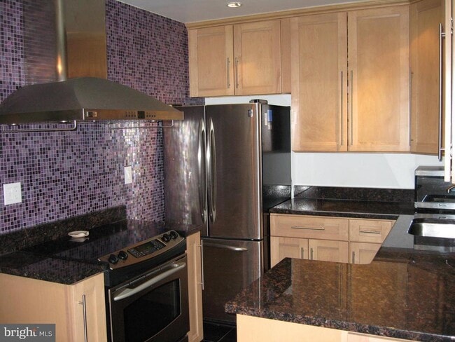 Building Photo - 4411 Edgefield Rd