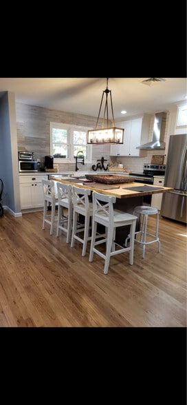 Building Photo - 469 Auborn Ave