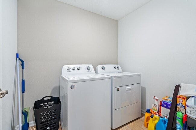 Building Photo - 4 Mill Wheel Ct