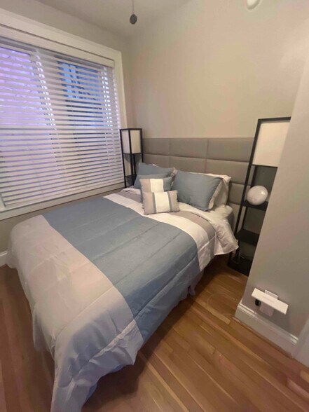 Building Photo - 1409 Colonial Ave