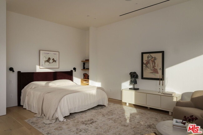 Building Photo - 5208 Sanchez Dr