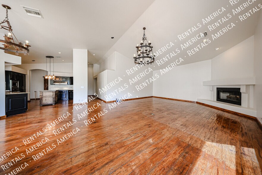 Building Photo - 3525 E Equestrian Trail