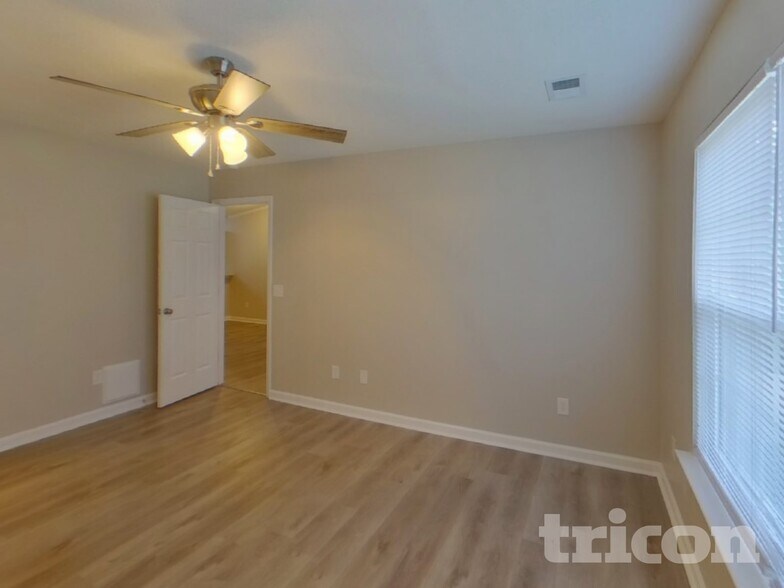 Building Photo - 110 Lockleven Dr