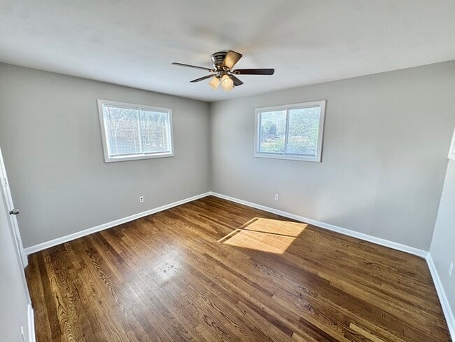 Building Photo - 784 Western Park Dr