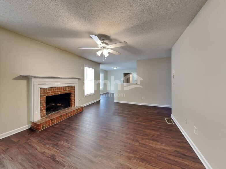 Building Photo - 3951 Saint George Ter SW