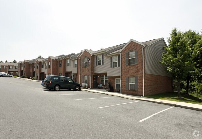 Primary Photo - Chestnut Pointe