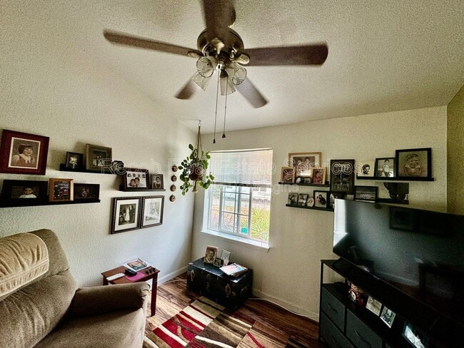 Building Photo - 580 Silverbrook Dr