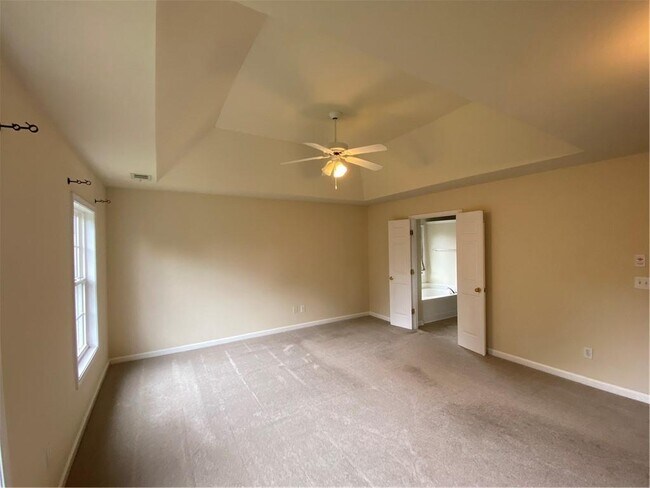 Building Photo - 5125 Huntington Crest Ln