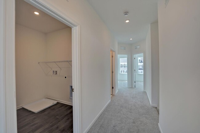 Building Photo - **Spacious 4-Bedroom Townhome in Middletow...