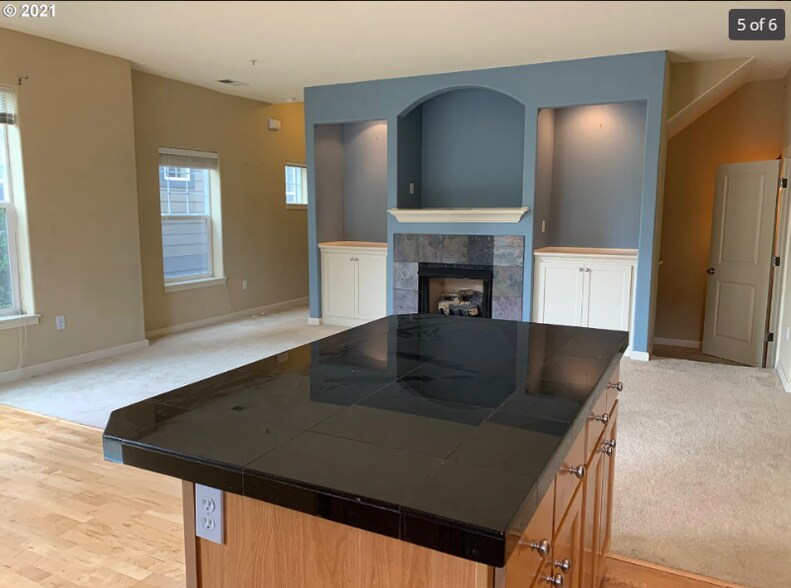 Building Photo - 1130 SW 170th Ave