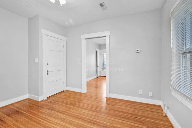 Building Photo - 724 Brookline Ave