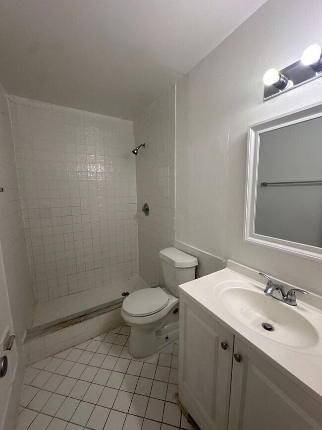 Building Photo - 7827 NW 39th Ct