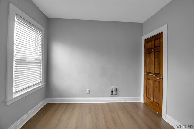 Building Photo - 800 Amherst St