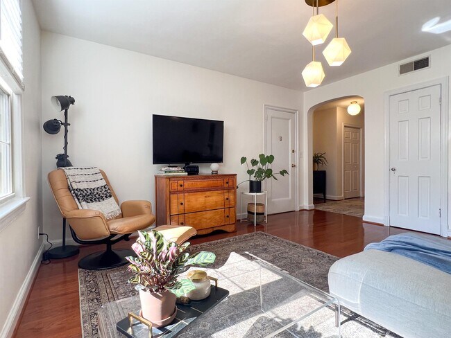 Building Photo - 6718 3rd St NW