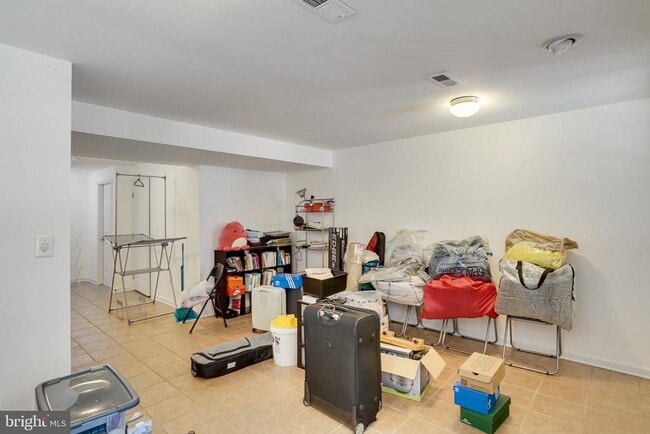 Building Photo - 6105 Jenlar Dr