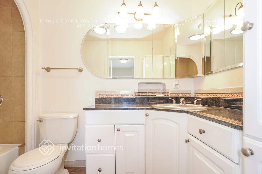 Building Photo - 8002 Crosnoe Ave