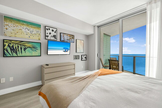 Building Photo - 4111 S Ocean Dr