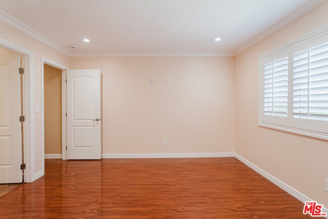 Building Photo - 9047 Riderwood Dr